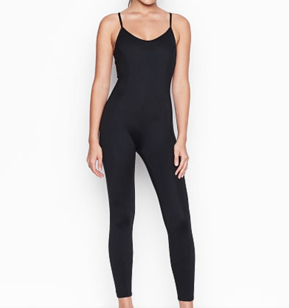 NWT VS Flow Yoga Suit
